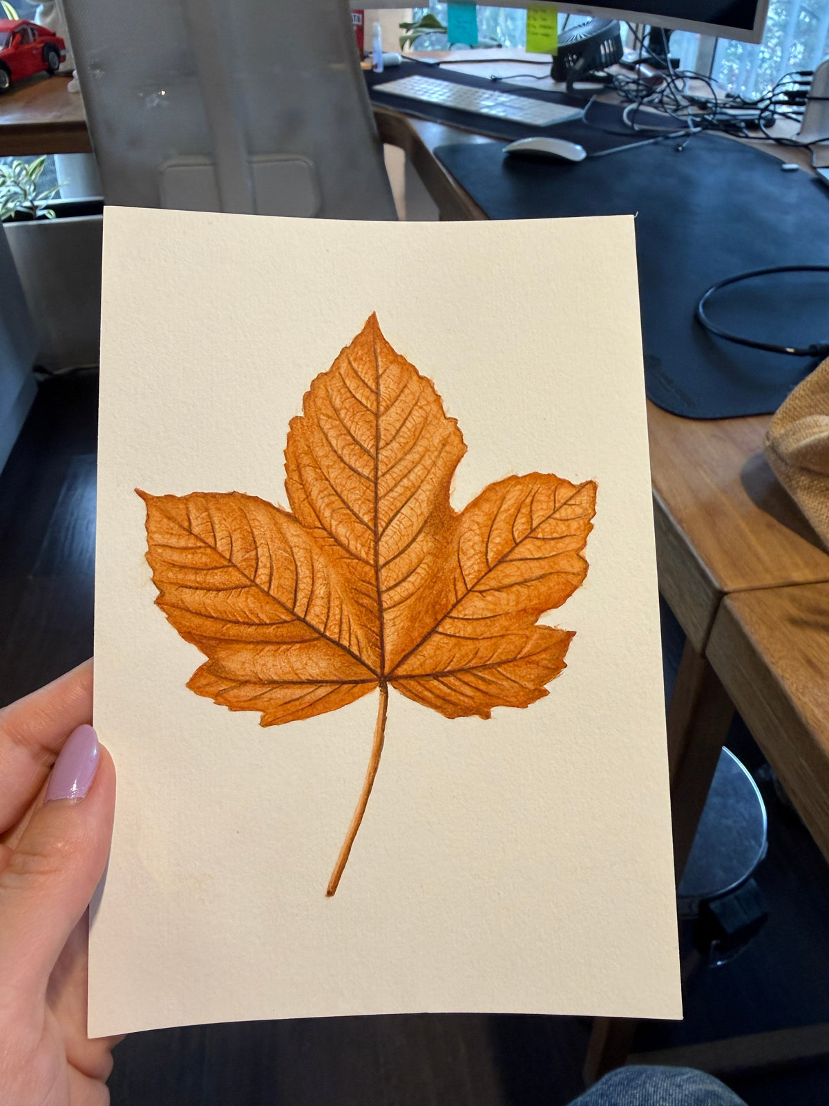 Hoja de arce naranja